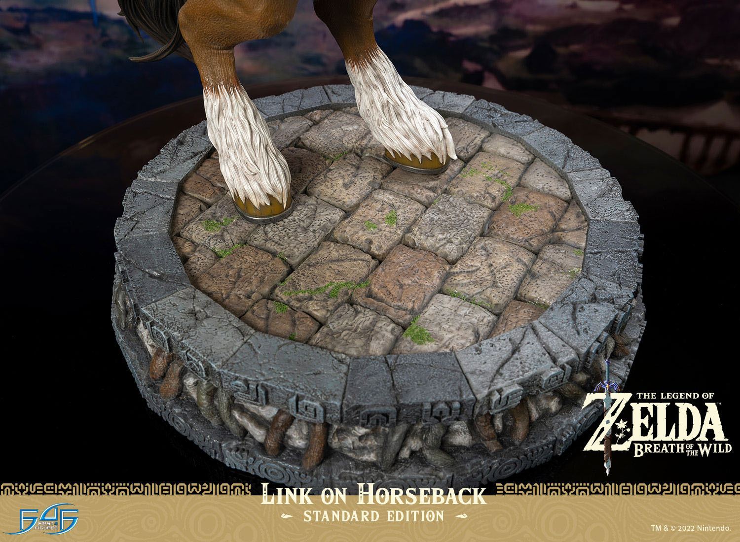 The Legend of Zelda Breath of the Wild Statue Link on Horseback 56 cm